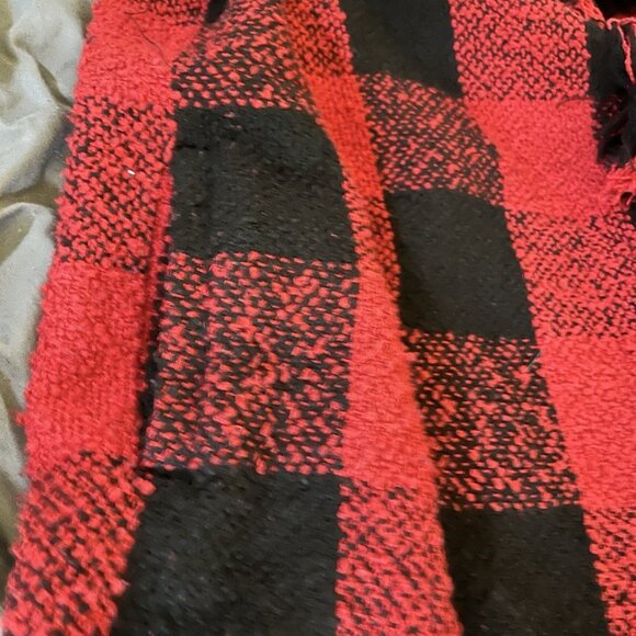 Chelsea And Theodore Women’s Sleeveless Cardigan Sweater Red And Black Fringe - Picture 5 of 8